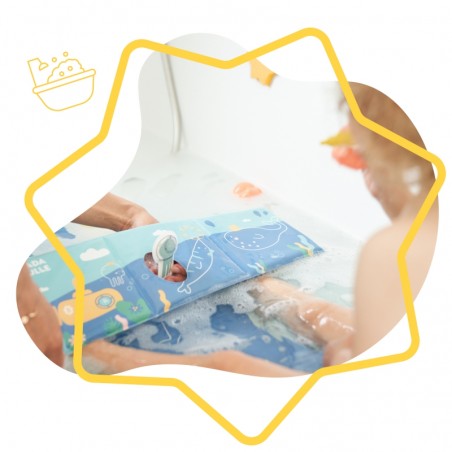 LIVRE DE BAIN ET MARIONNETTE